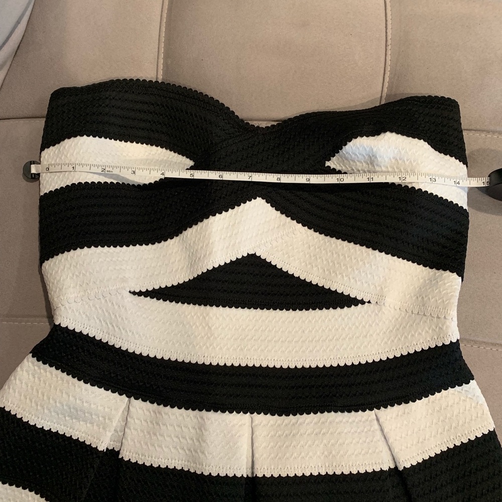 Express Strapless Dress - Picture 5 of 6